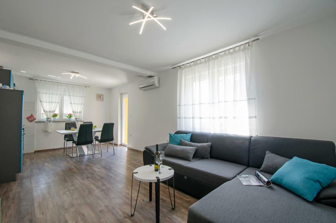 Apartment Pula R&D Exteriör bild