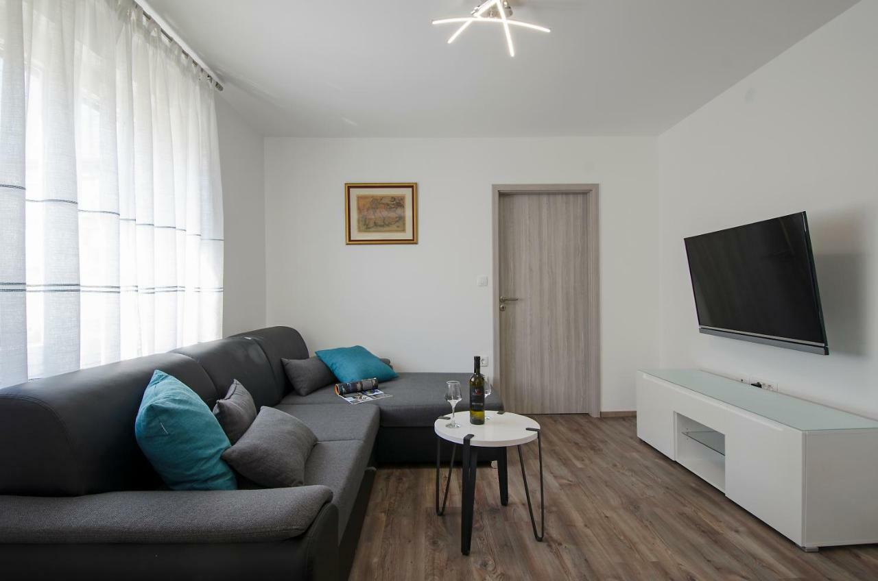 Apartment Pula R&D Exteriör bild